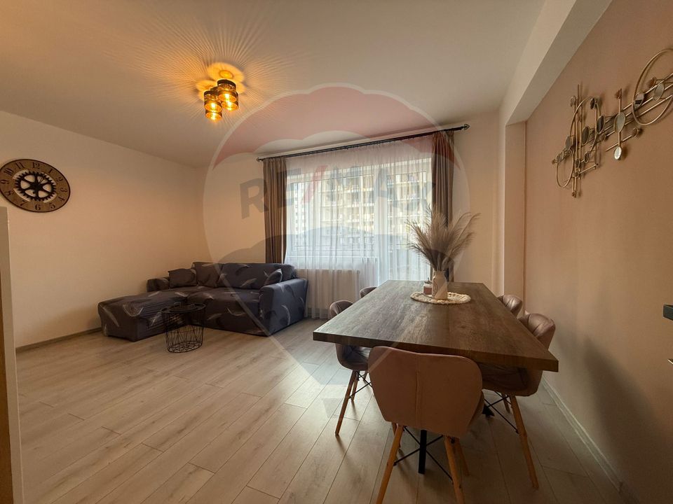 Apartament cu 3 camere, 2 bai și loc de parcare