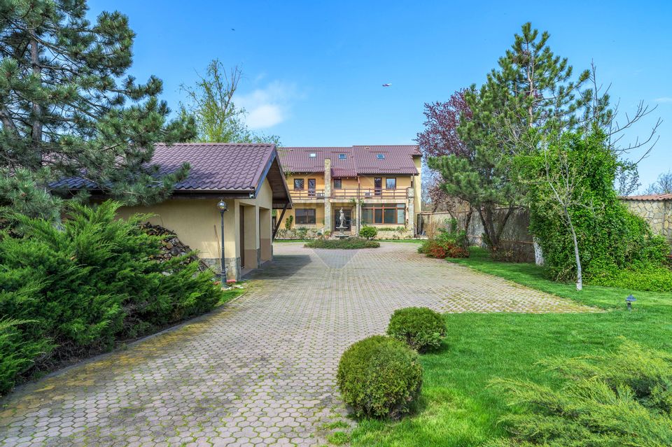 Oferta de sarbatori, discount 10% - Vilă cu parc, piscină și foișor