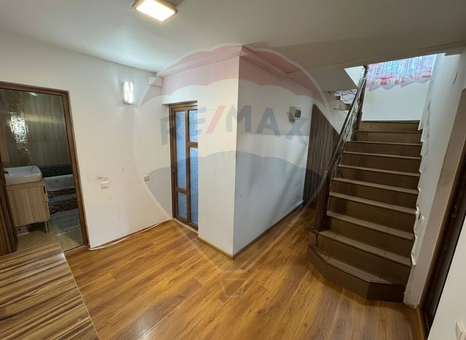 Casă / Vilă cu 5 camere de vânzare în zona Dorobantul