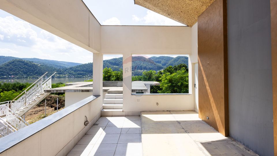 Vilă cu piscină de vanzare  – Bistrița