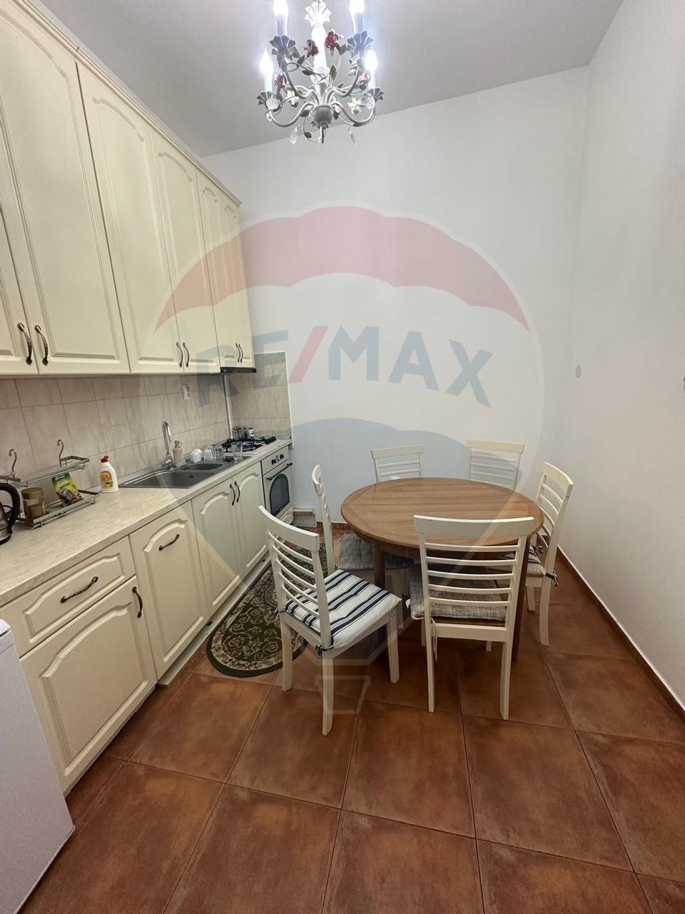 Apartament cu 3 camere de închiriat în zona Ultracentral