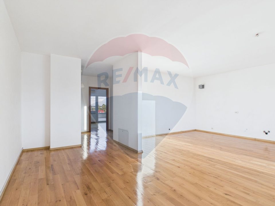 Apartament spatios 3 camere, locuinta sau birou