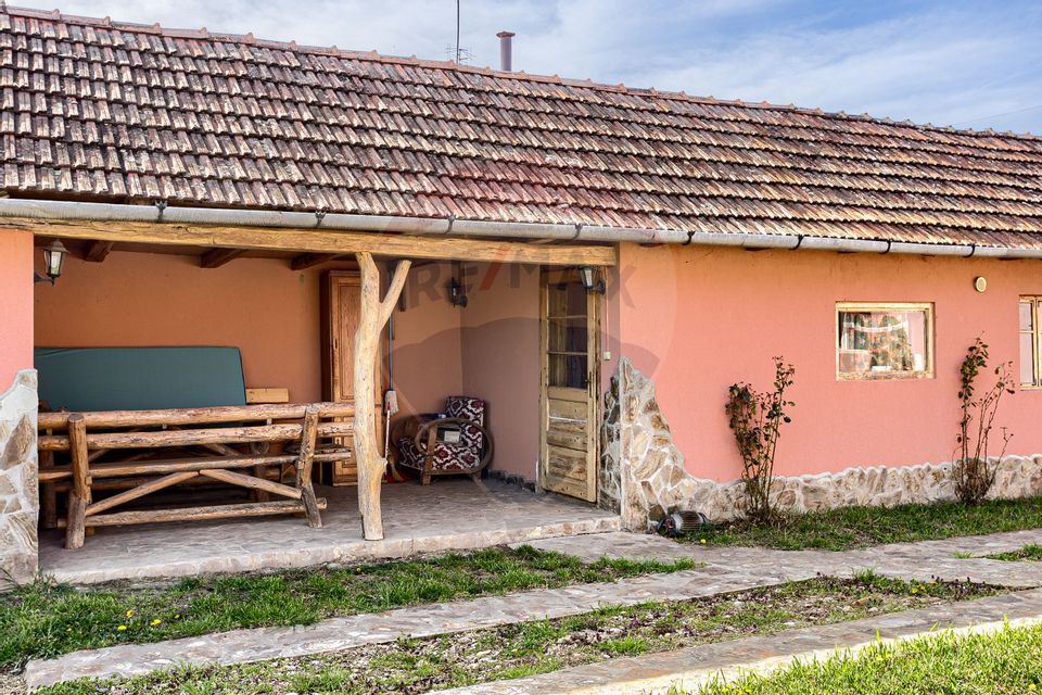 Casă 3 camere de vanzare 1440 mp teren Misca,judetul Arad