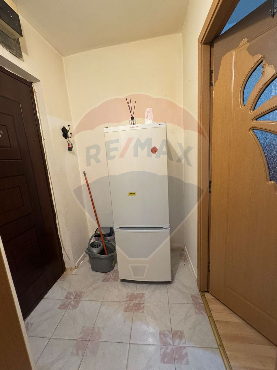 Garsoniera decomandata, etaj1/4,  libera, utilata