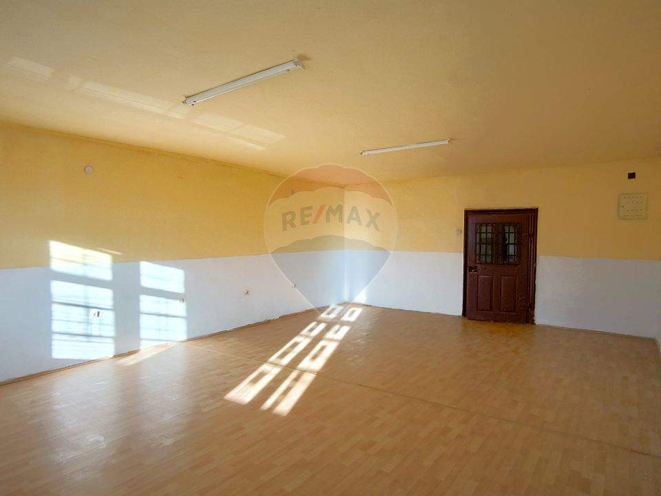 123sq.m Commercial Space for sale, Central area