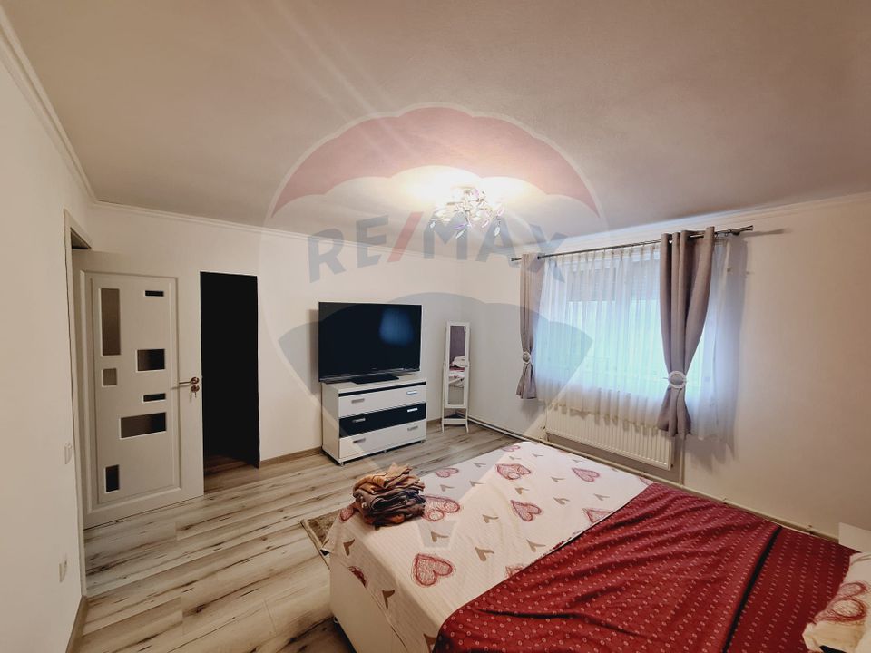 Casă cu 3 camere de vânzare in Hidiselu de Sus