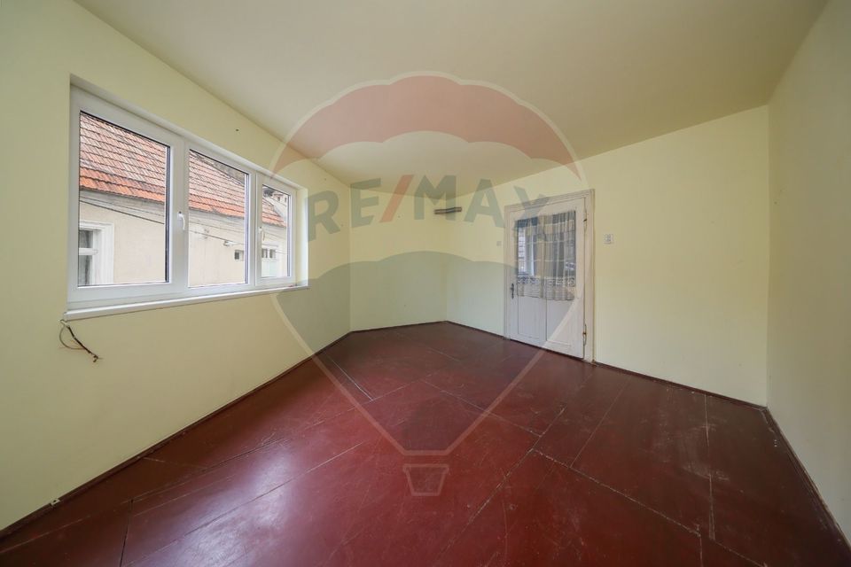 Corp de casă cu 2 studiouri independente, ideal pentru regim hotelier