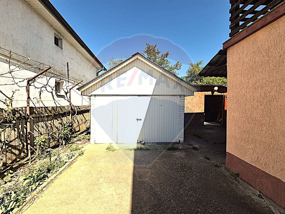6 room House / Villa for sale, Serbanesti area