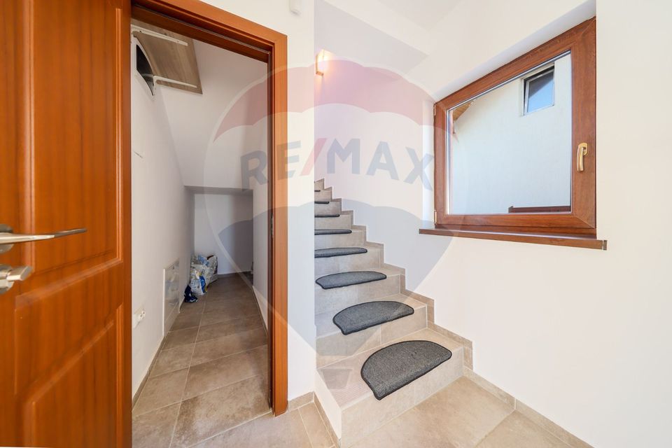 4 room House / Villa for sale