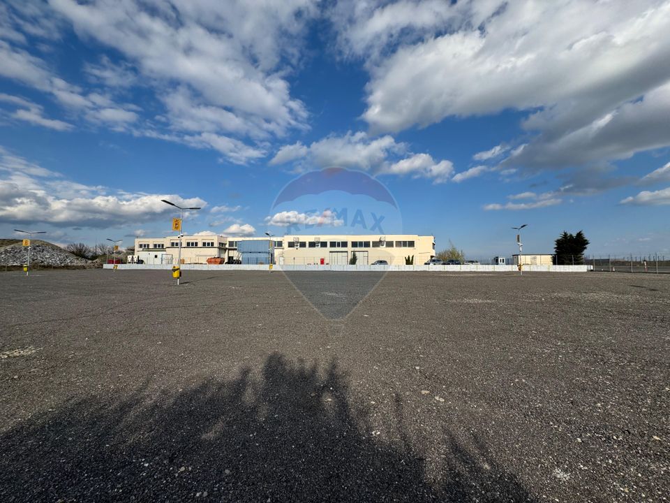 Presentation of Land for Sale – Mixed Area of Housing and Services