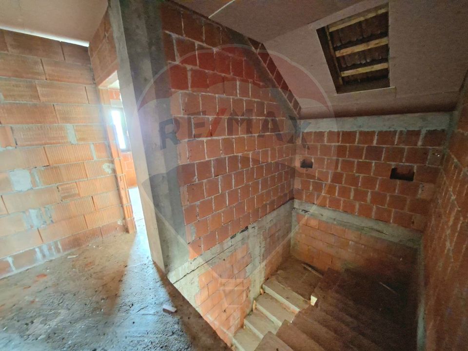 5 room House / Villa for sale