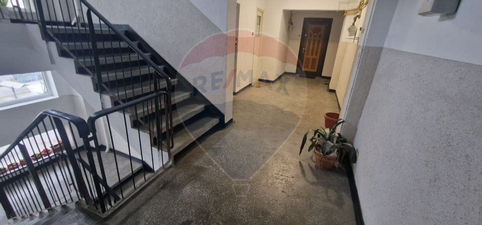 Apartament cu 2 camere. strada Mihai Viteazu, nr. 1