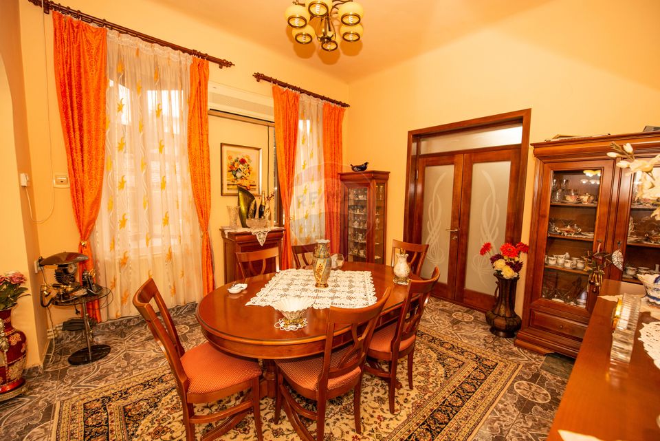 Casa de vanzare 240 mp utili , 6 camere,  teren 1000 mp, Calarasi