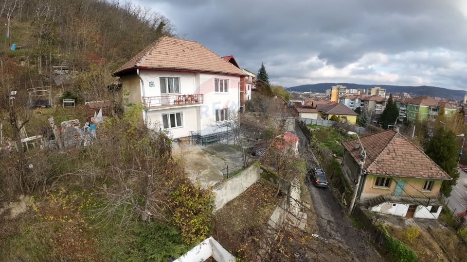 Casă / Vilă cu 5 camere de vânzare în zona Exterior Sud
