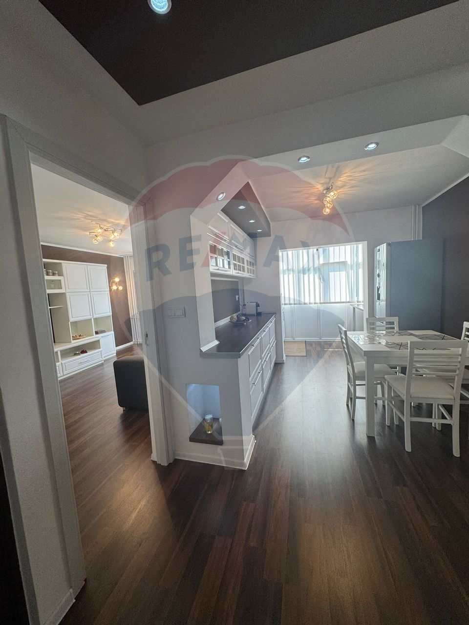 Doua decomandate str. Gen. Magheru, etc.3/4, mobilat și utilat