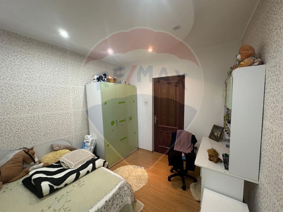 Casă spațioasă 6 camere, 2 băi, garaj spatios și terasă