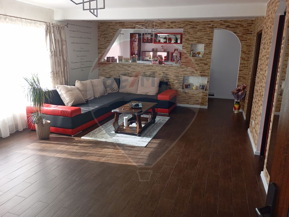 7 room House / Villa for sale