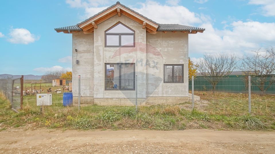 Vedere de Vis: Munți/Cetate | Impune-ți stilul acasă | 150mp la gri