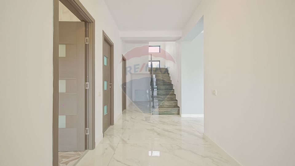 Casă modernă Bunloc, vedere Bucegi, 186 mp, comision 0