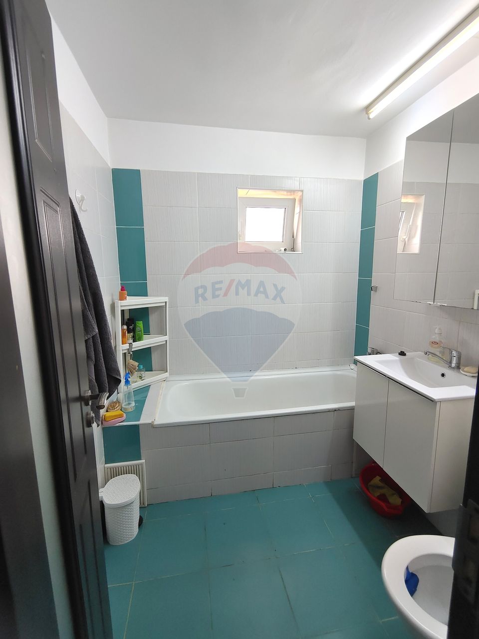 Apartament cu 4 camere de închiriat în zona 13 Septembrie - Rahova