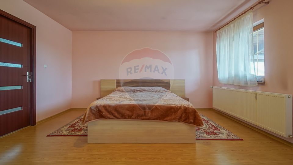 Casă cu 7 camere de vânzare Sanpetru | COMISION 0%