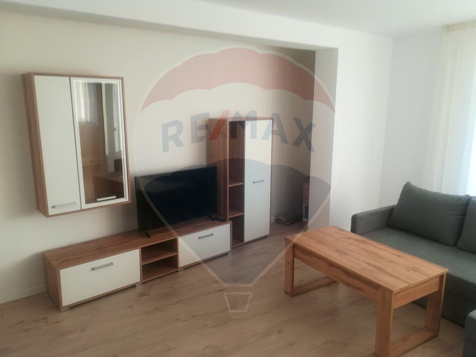 Apartament cu 2 camere de închiriat în zona Central