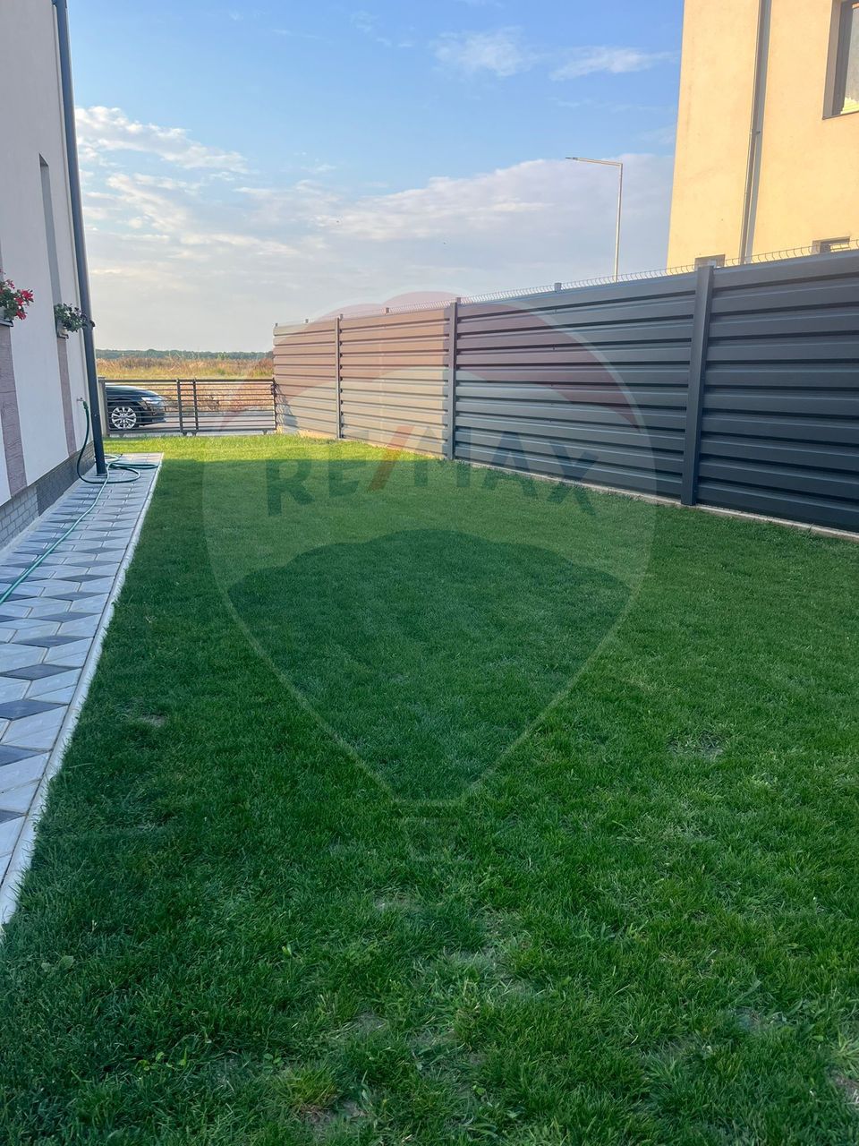 Casă modernă de vânzare | 4 camere și curte | Ulmi, Giurgiu