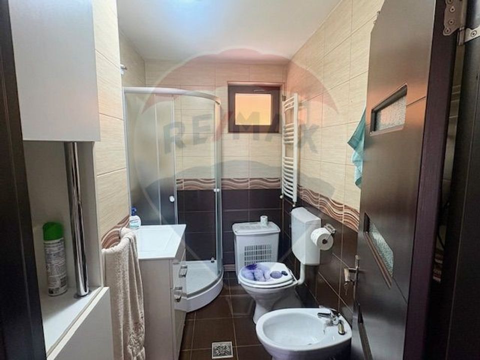 Casă / Vilă cu 6 camere de vânzare