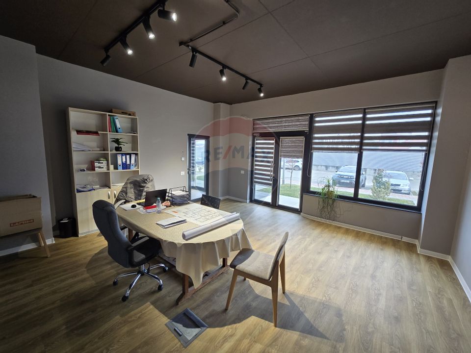 Spatiu Comercial/Birouri | 174 mp | 3 Intrări | 4 Locuri de Parcare