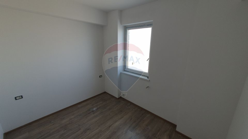 Apartament cu 3 camere SUD