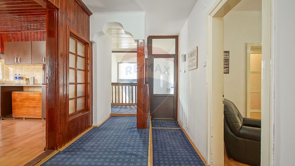 Vilă cu farmec istoric în Bușteni, pensiune sau locuință de vacanță!