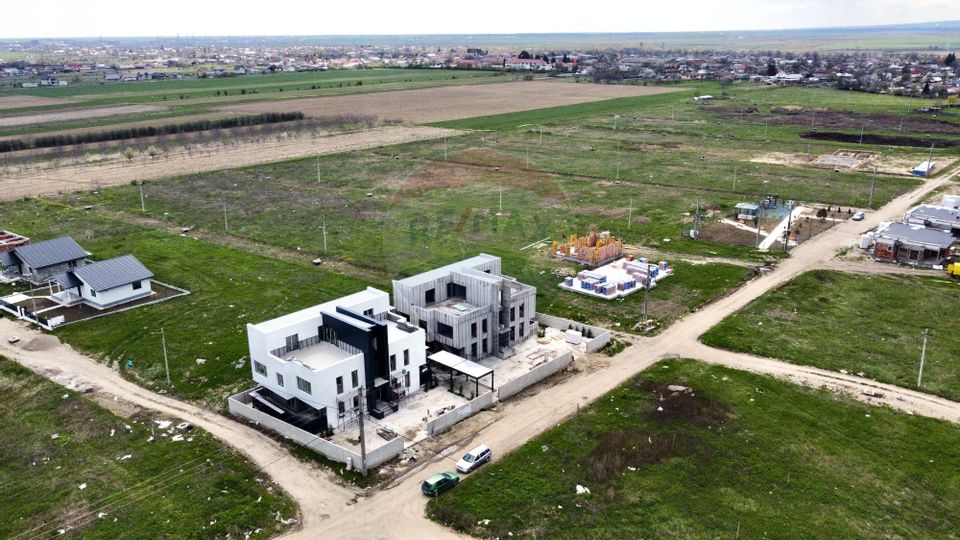 Casă / Vilă cu 3 camere de vânzare în zona Vest