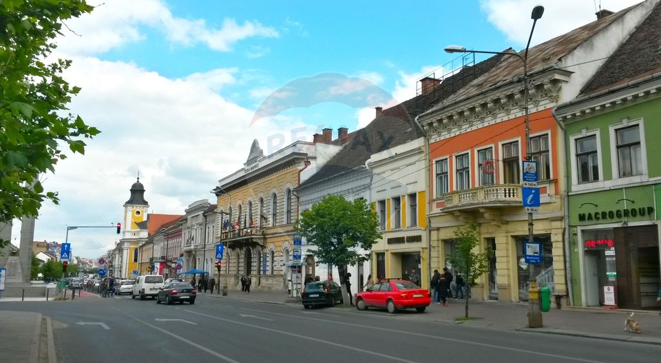 96sq.m Commercial Space for rent, Ultracentral area
