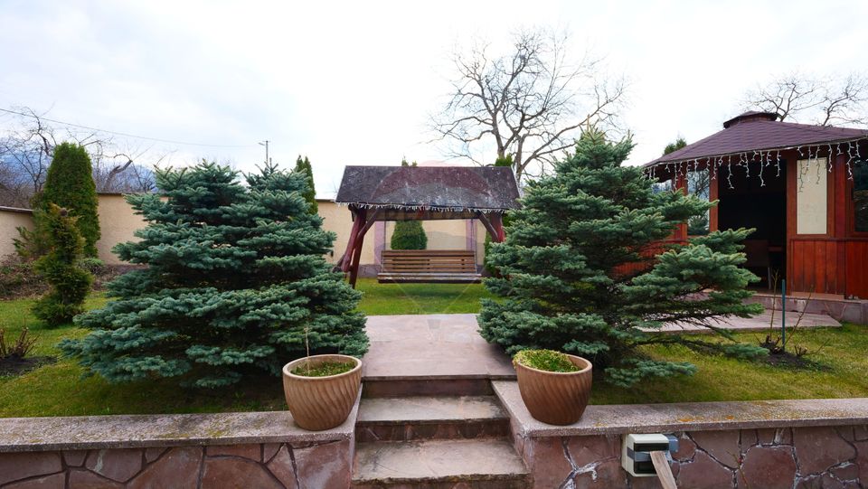 Casă de vânzare Bran Sohodol teren  intravilan 10.331 mp două locuințe