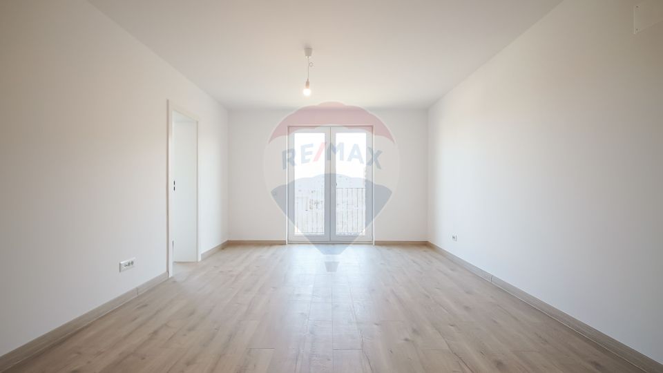 Garsoniera decomandata, 40 mp utili, etaj 1 | ROKMAN | Zona Tractorul