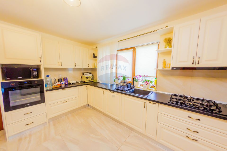 VILA CU TEREN GENEROS DE VANZARE/SCHIMB CU CASA