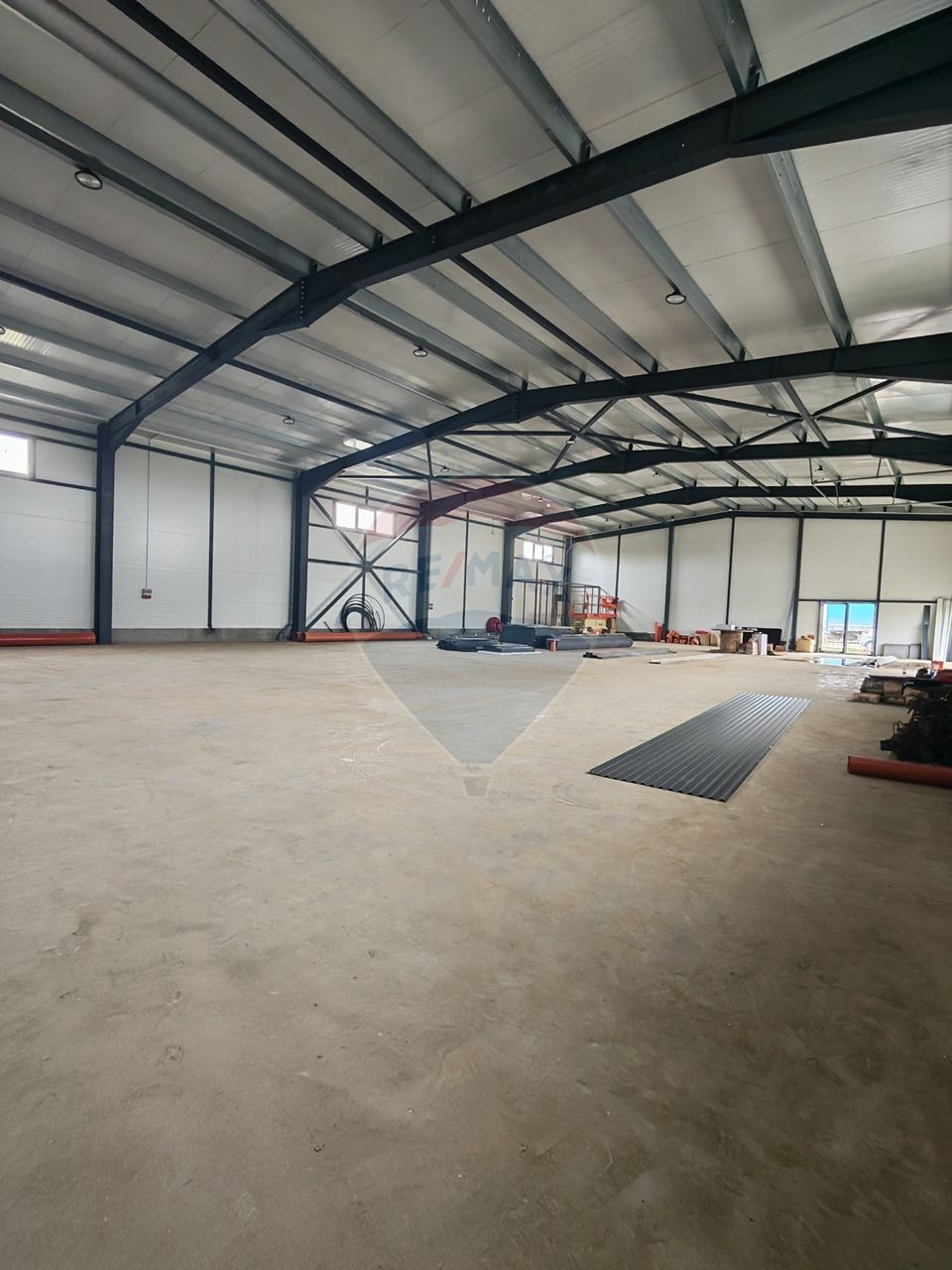 Hală 600 mp, ideală pentru logistică și distribuție zona Aeroportului