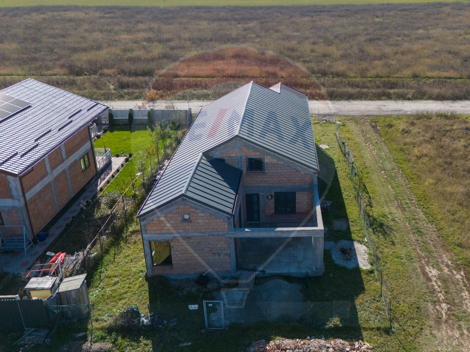 6 room House / Villa for sale