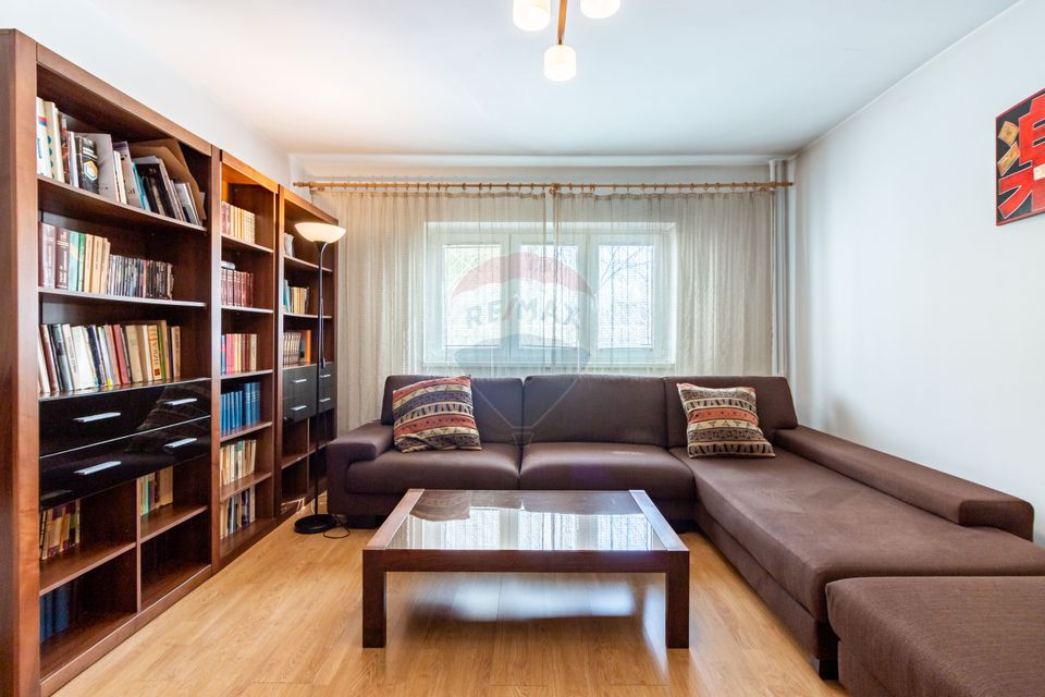 Apartament cu 3 camere de vânzare în zona Nerva Traian / Vlad Dracul