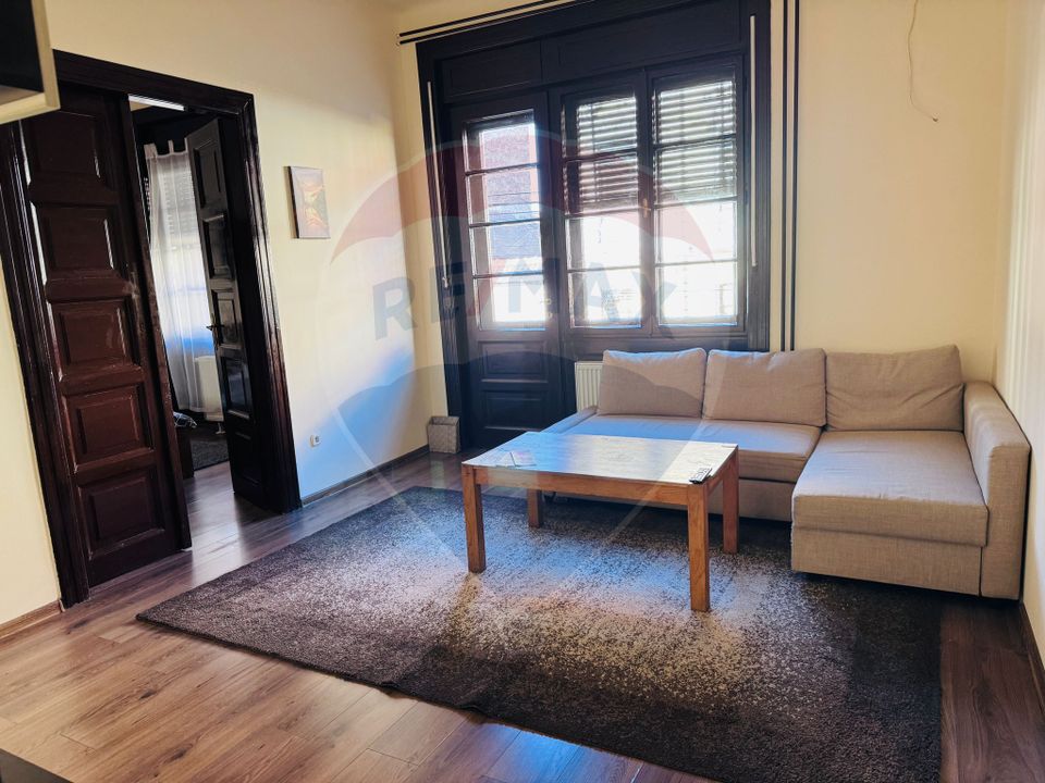 Apartament cu 2 camere de închiriat – ultracentral, str. Primăriei