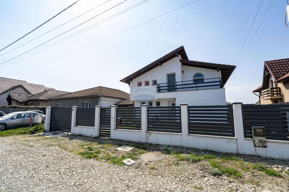 6 room House / Villa for sale