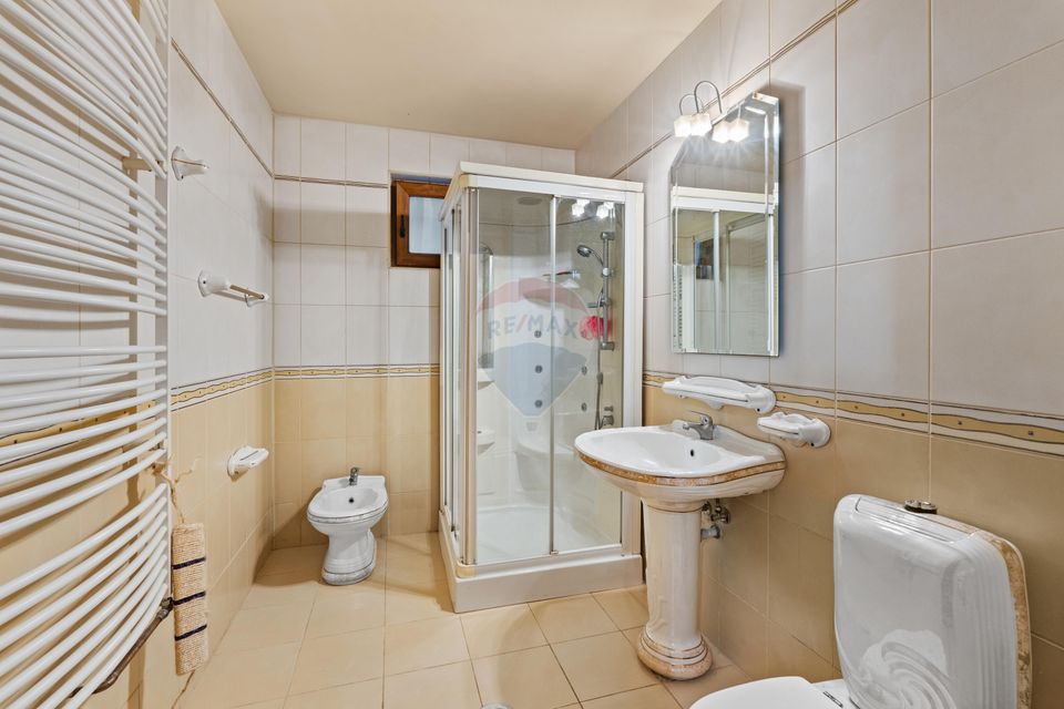 Casă / Vilă cu 6 camere de vânzare - Oraselul Copiilor