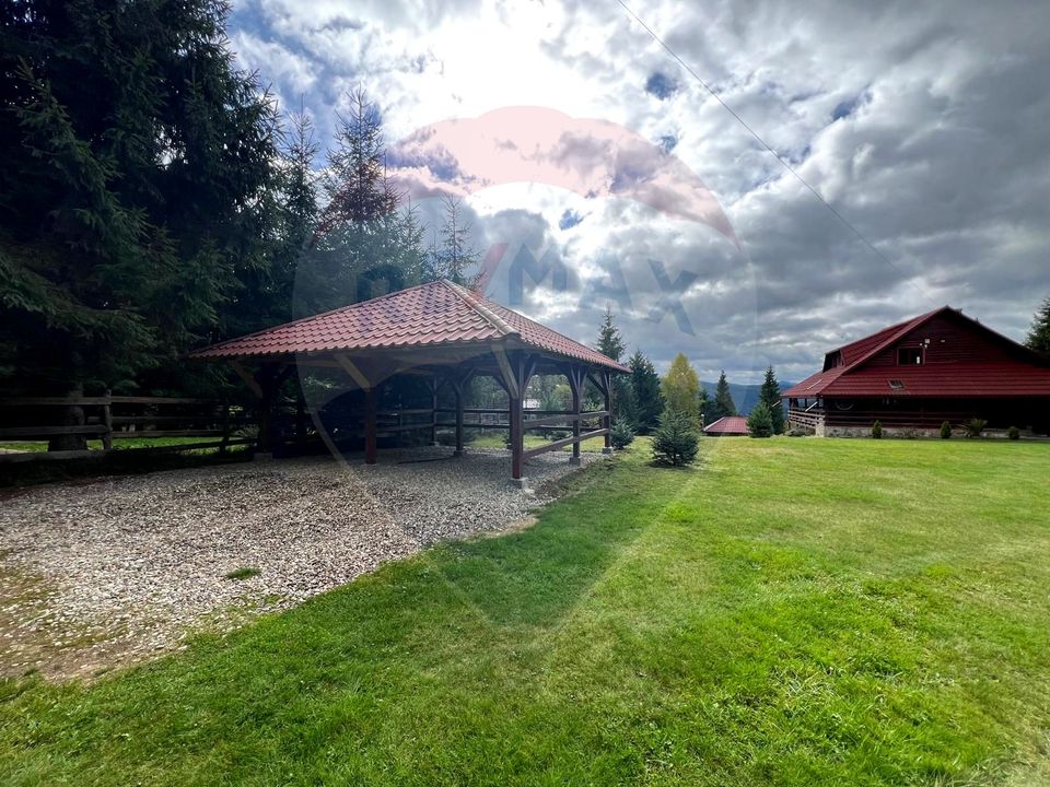 Casă de vacanță, de vânzare, pretabilă locuință sau afacere hotelieră