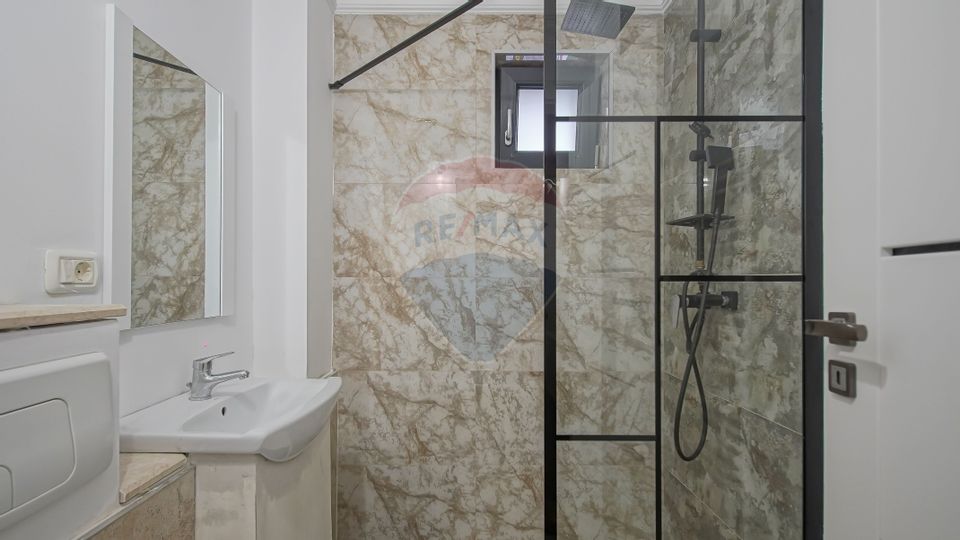 Rezervat! Apartament cu 4 camere de închiriat!