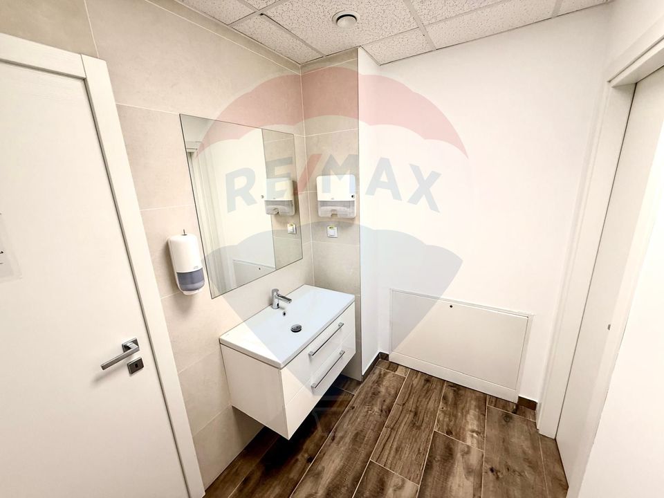 De închiriat spațiu Comercial/ de Birouri modern, Central