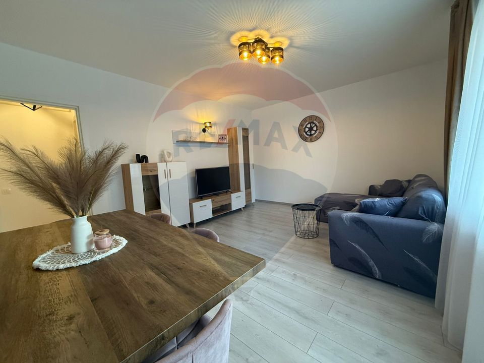 Apartament cu 3 camere, 2 bai și loc de parcare