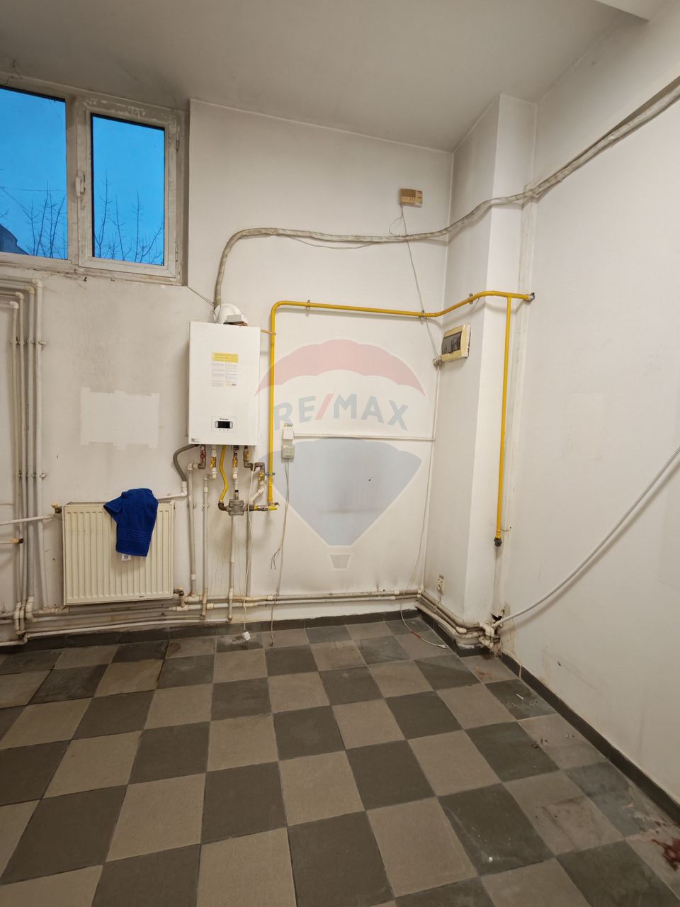 230.99sq.m Commercial Space for rent, Ultracentral area