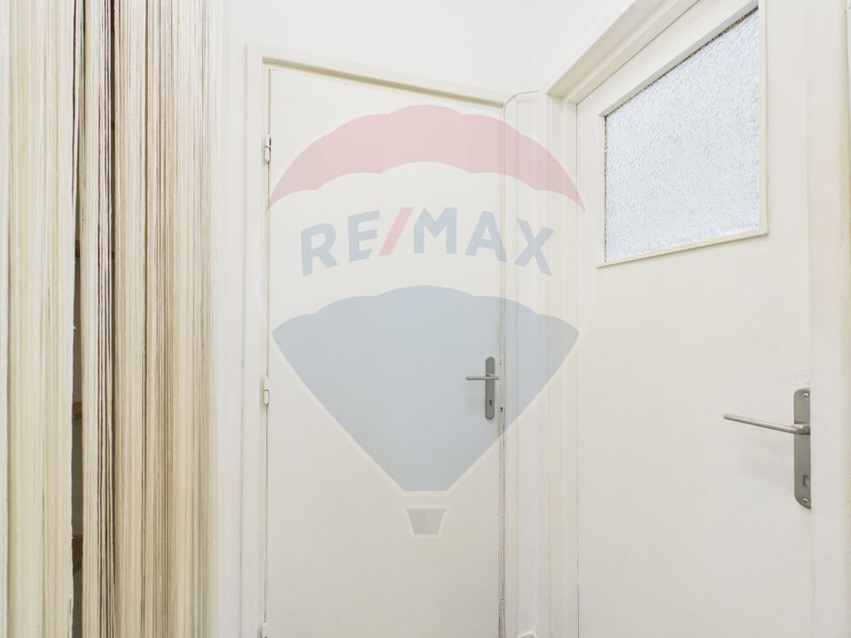 Apartament cu 2 camere de vanzare în zona Pajura