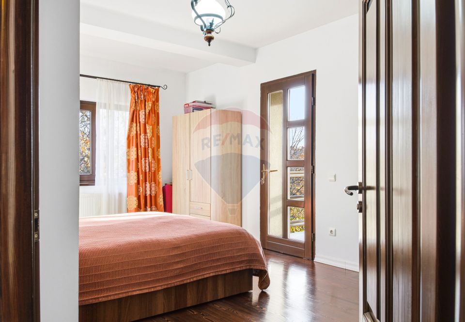 Casă/Vilă de Vânzare cu 5 camere,  Teren 757mp - Iasi - Hlincea