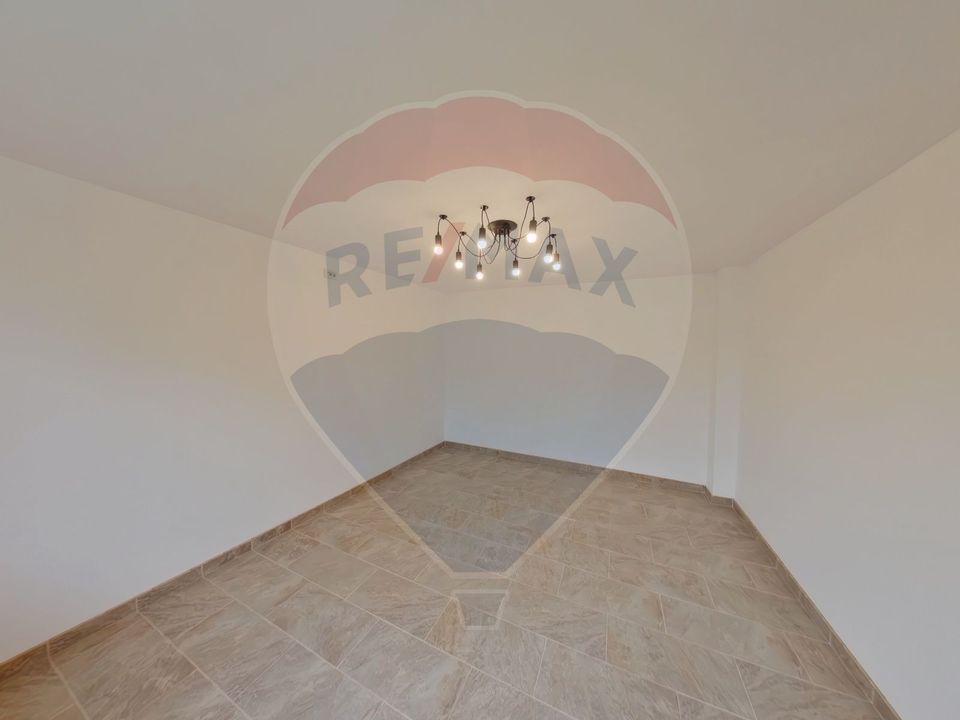 Casă / Vilă cu 3 camere de vânzare în zona Central